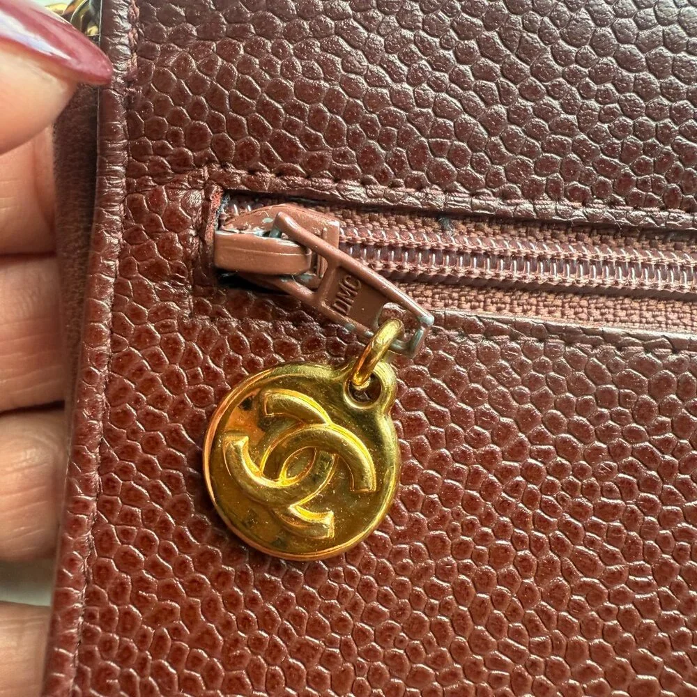 CHANEL Caviar 24K Gold plated Vintage Timeless CC crossbody bag - Classic Brown - Picture 3 of 12